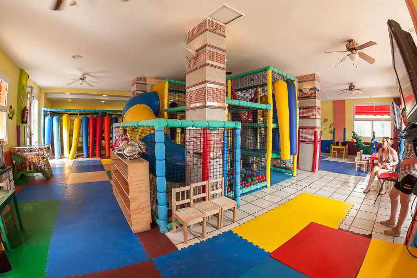 Bull-Dorado-Beach---Spa-Sports-and-Entertainment-26