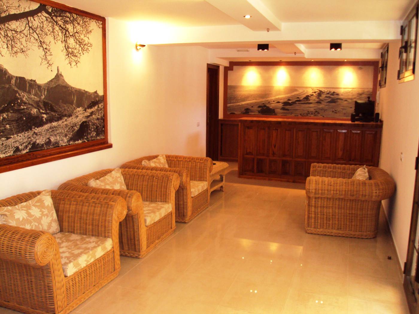 Bungalows-Playamar-Lobby-24