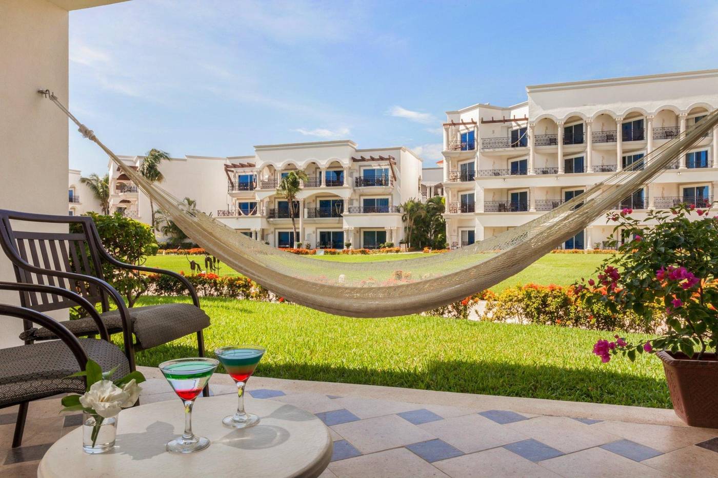 Hilton-Playa-del-Carmen-All-inclusive--The-Royal--Terrace-10
