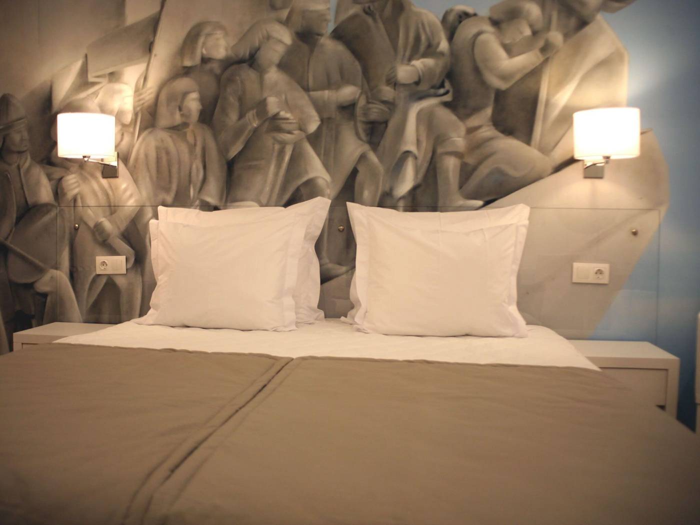 Lisbon-Style-Guesthouse-Room-25