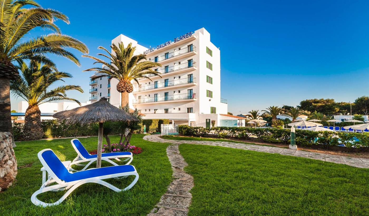 Globales-Cala------n-Blanes-Pool-5