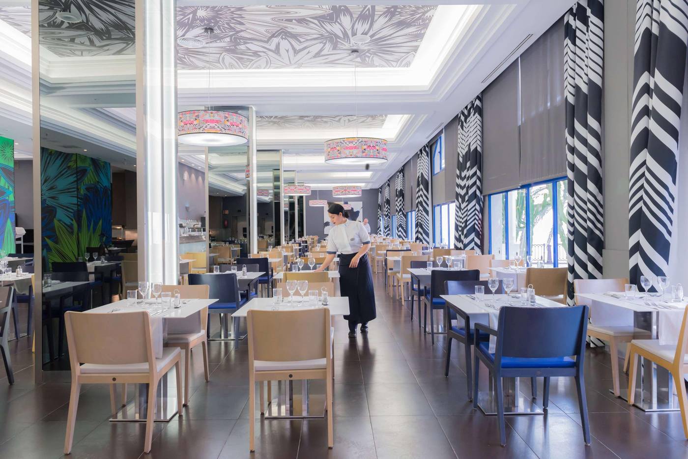 TUI-BLUE-Suite-Princess--Adults-Only--Restaurant-34