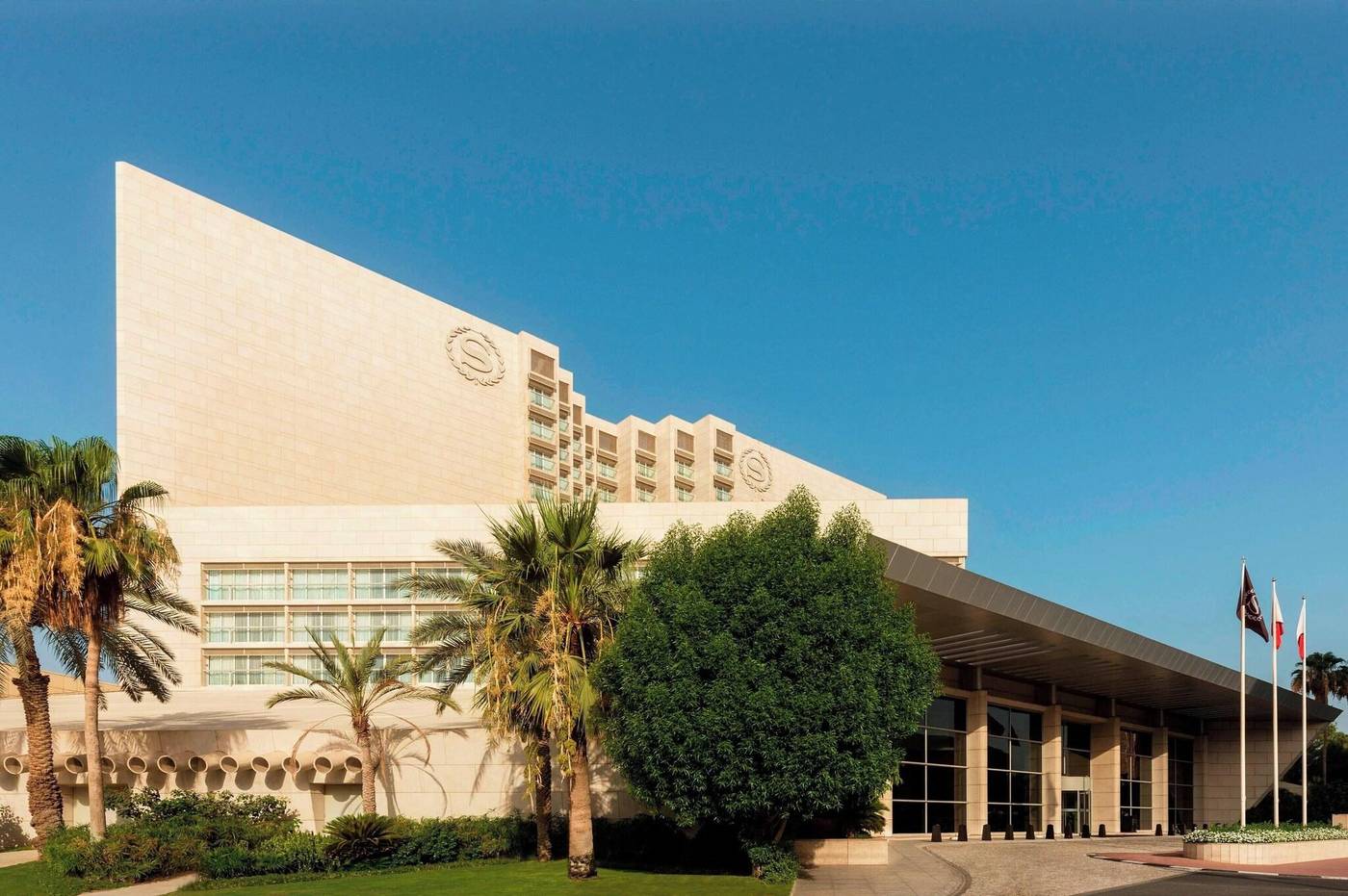 Sheraton-Dubai-Creek-Hotel-and-Towers-General-view-9
