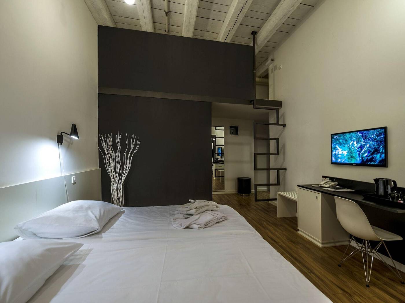 Art Hotel Like-Croatia-Zagreb-Room-9