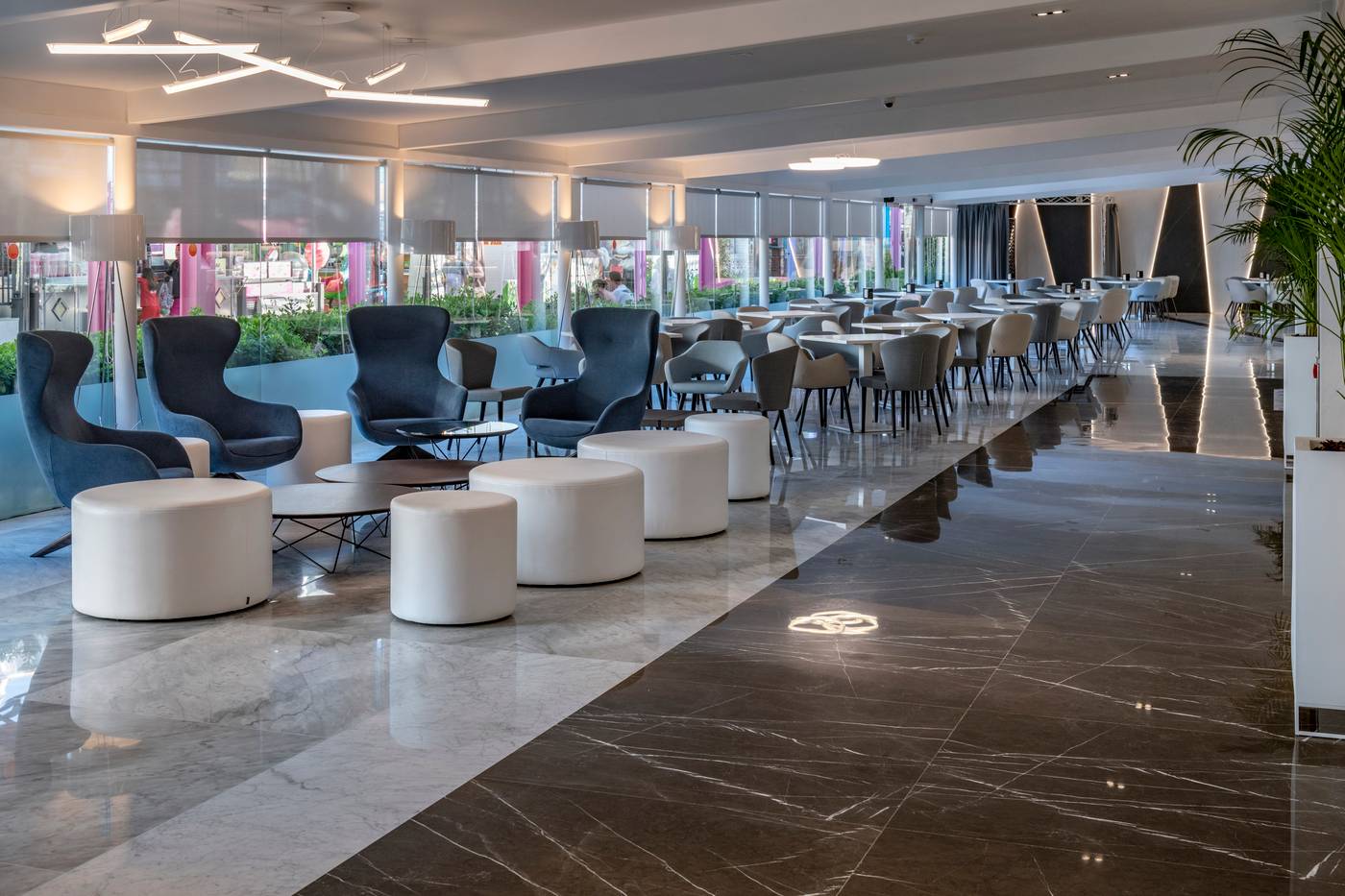 Olympus-Palace-Hotel-Lobby-37