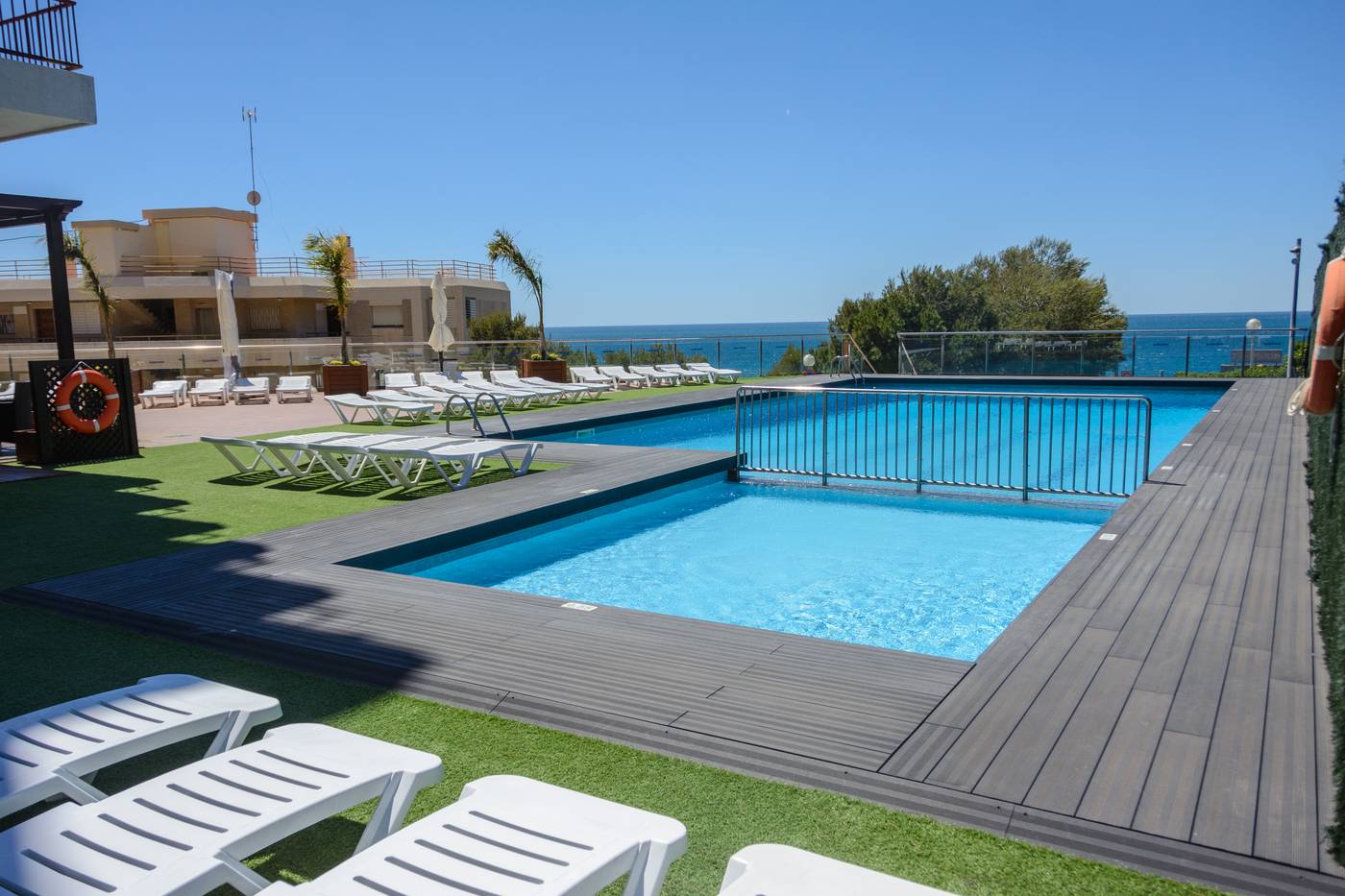 Albatros-Family-Pool-4