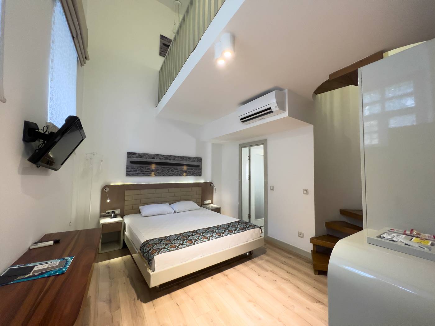 Puding-Hotel-Room-33