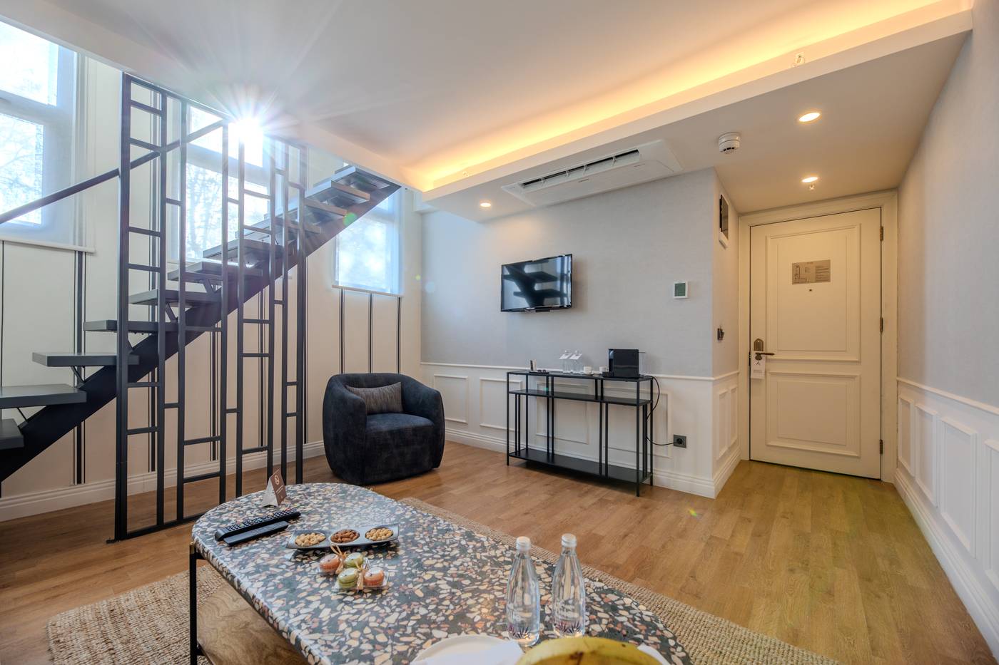 Khai-Hotel-Karakoy-Room-1