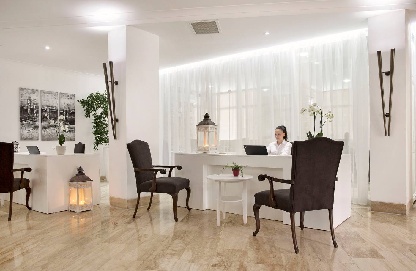 Marti-La-Perla---Adult-Only-Lobby-32