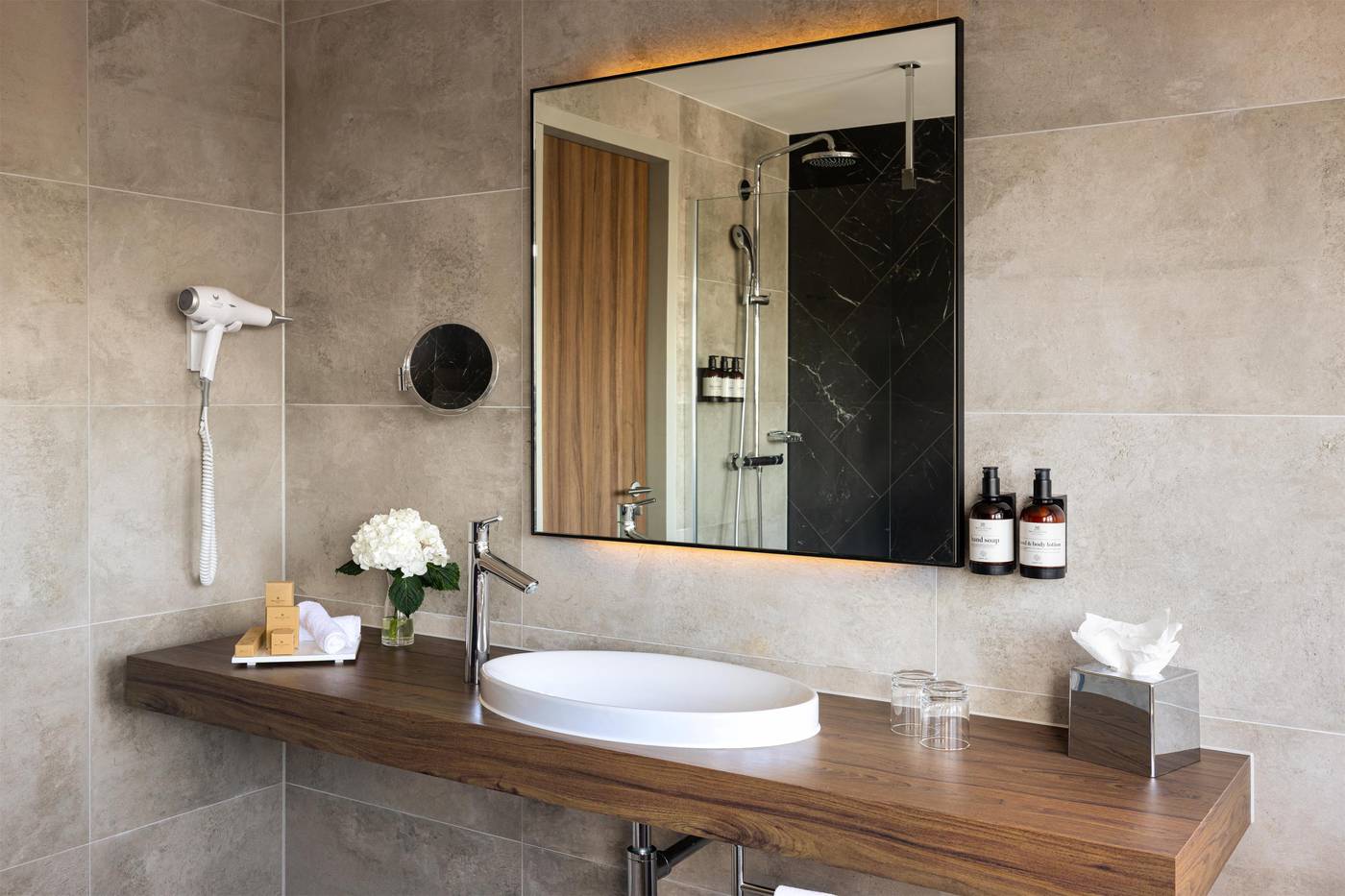 NH-Collection-Amsterdam-Flower-Market-Room-58