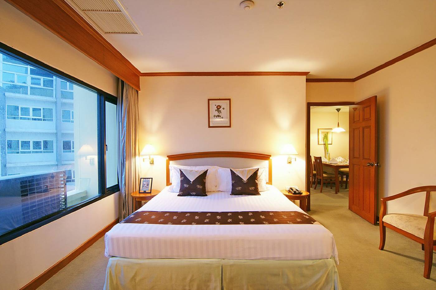 Grand-Diamond-Suites-Hotel-Room-10