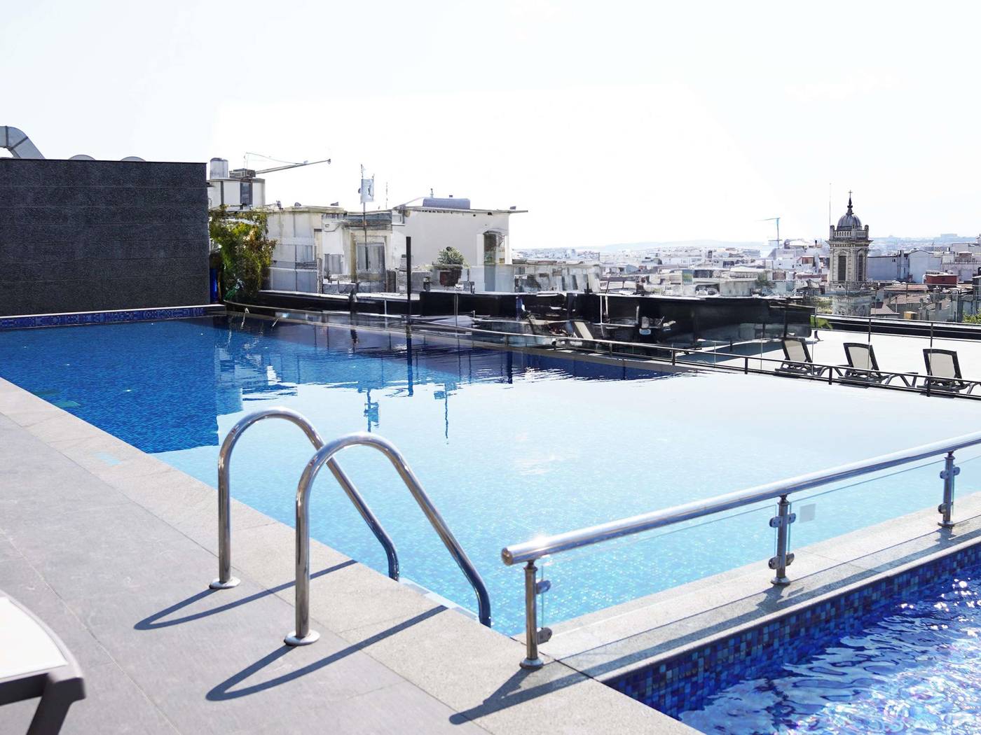 Sofitel-Istanbul-Taksim-Pool-5