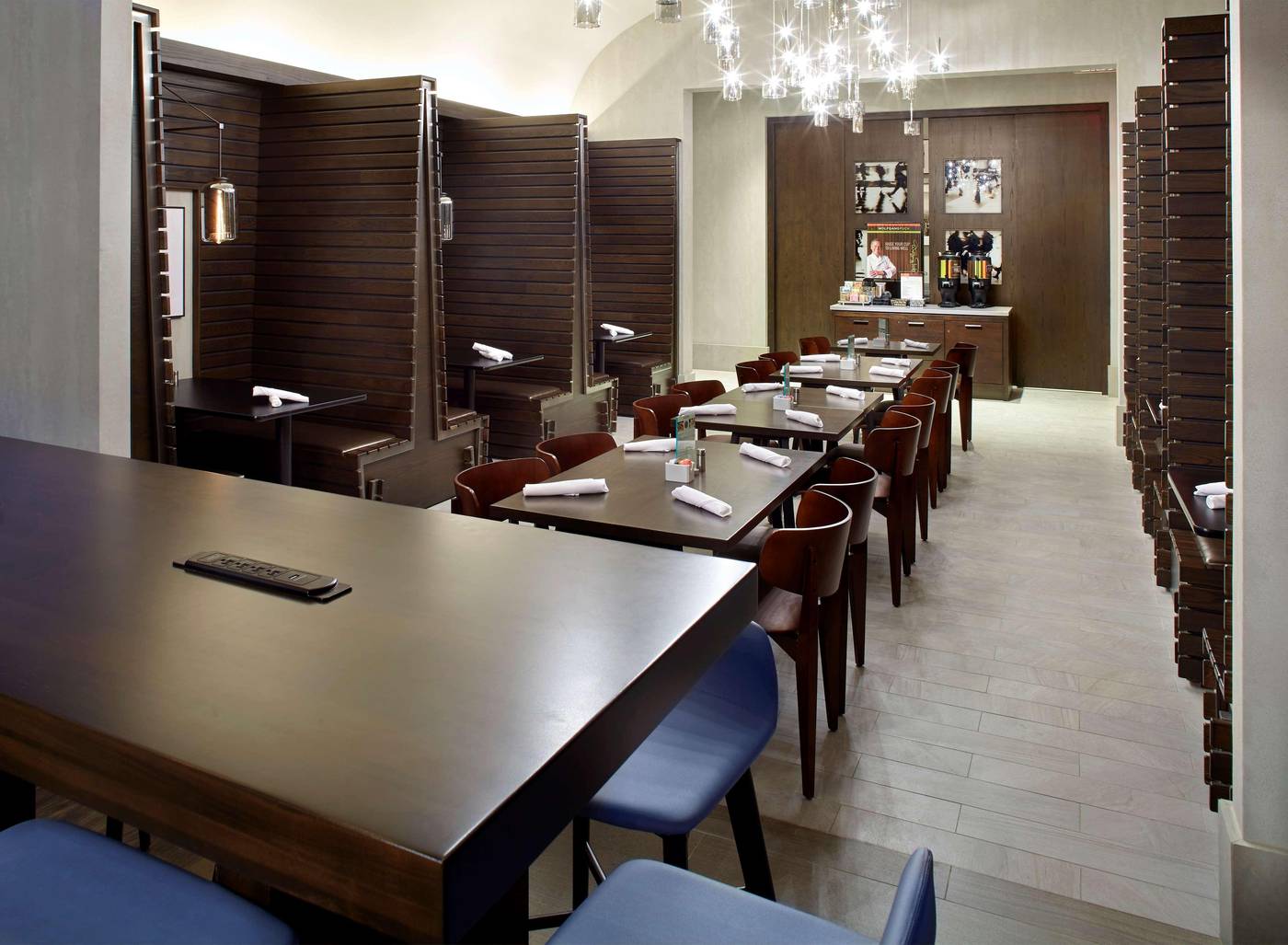 Hilton-Garden-Inn-New-York-Times-Square-North-Restaurant-49