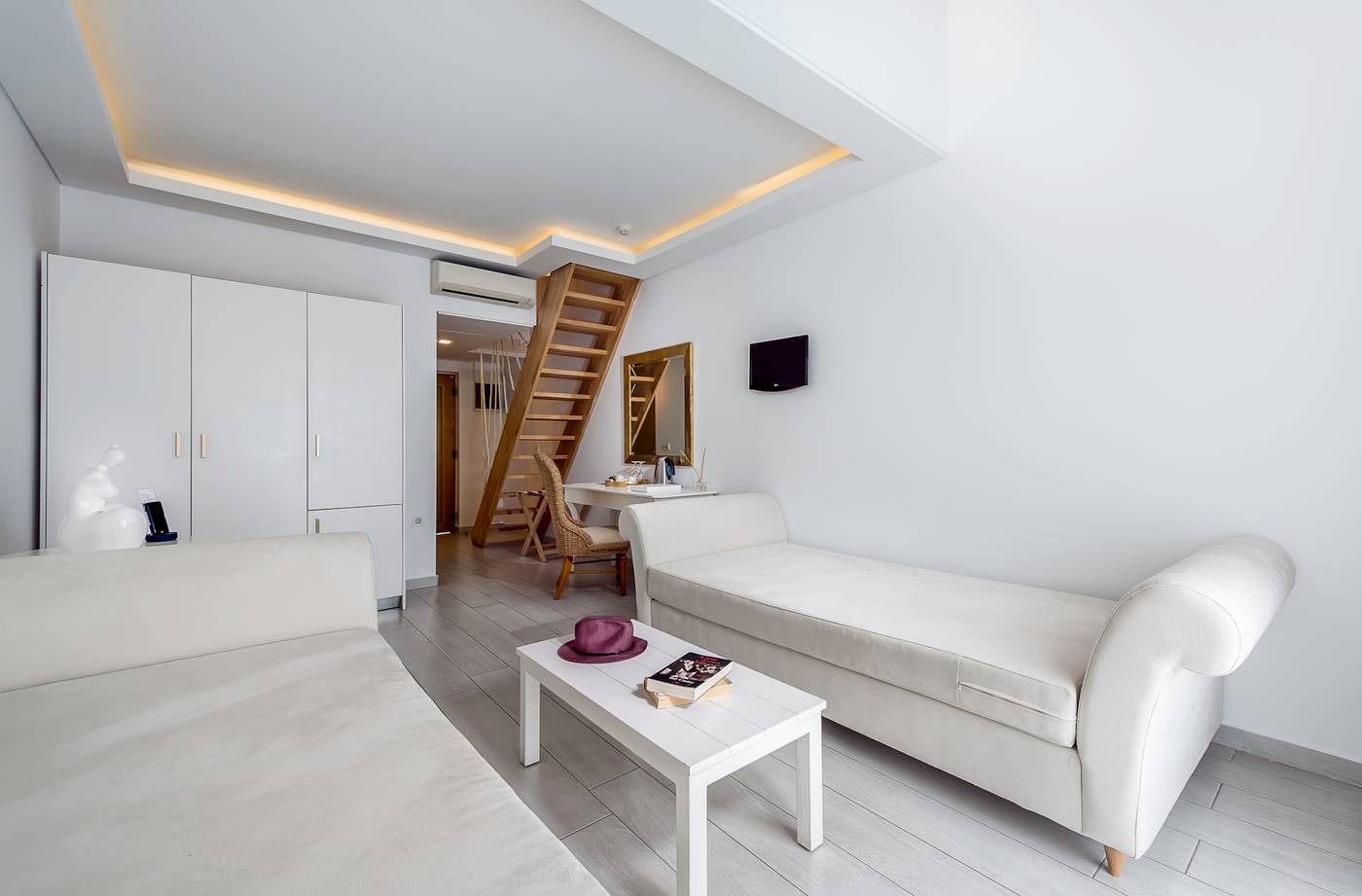 Diamond-Deluxe-Room-42