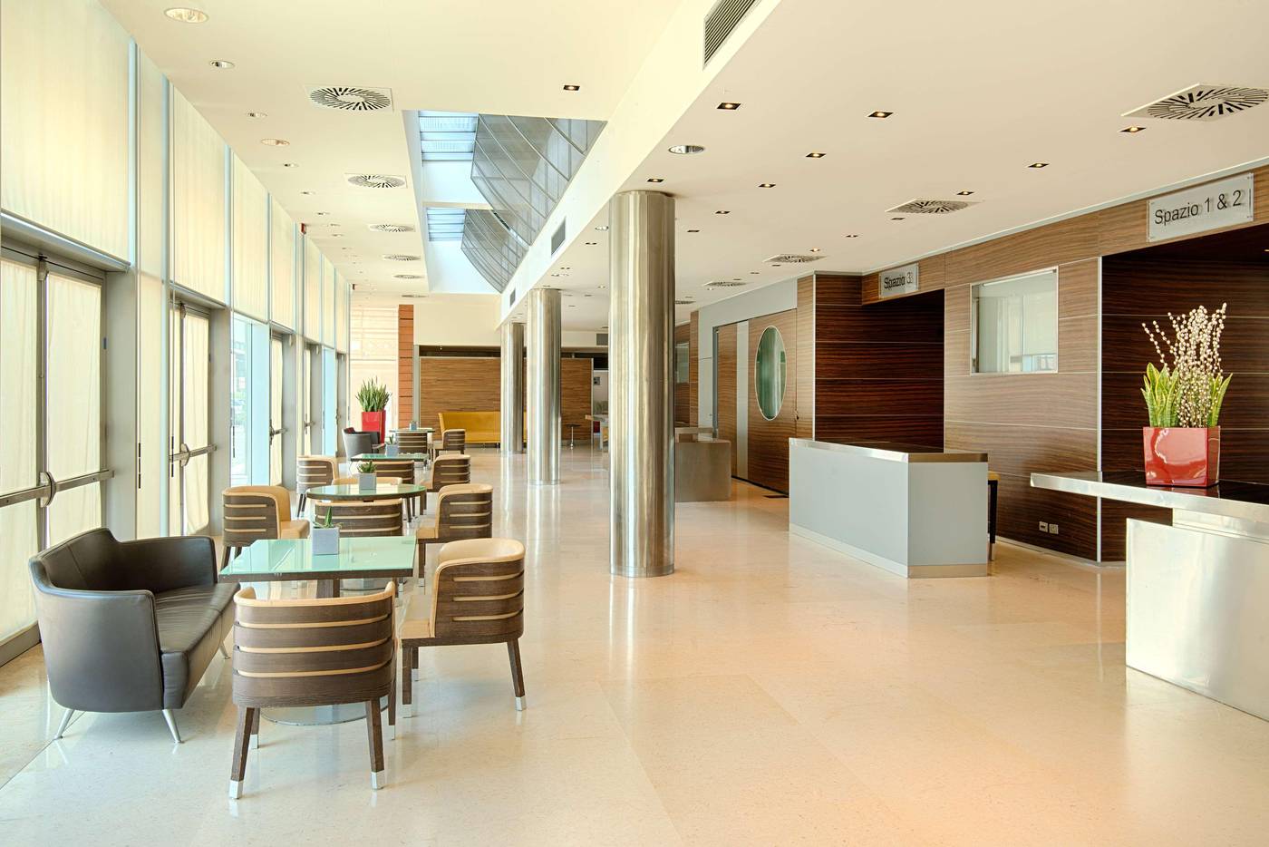 NH-Venezia-Laguna-Palace-Lobby-10