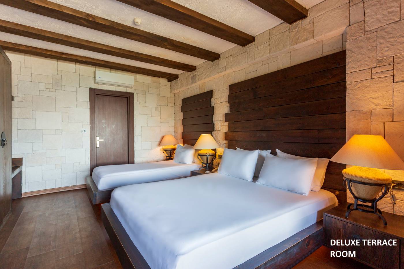 Manaspark-Deluxe-Hotel-Room-29