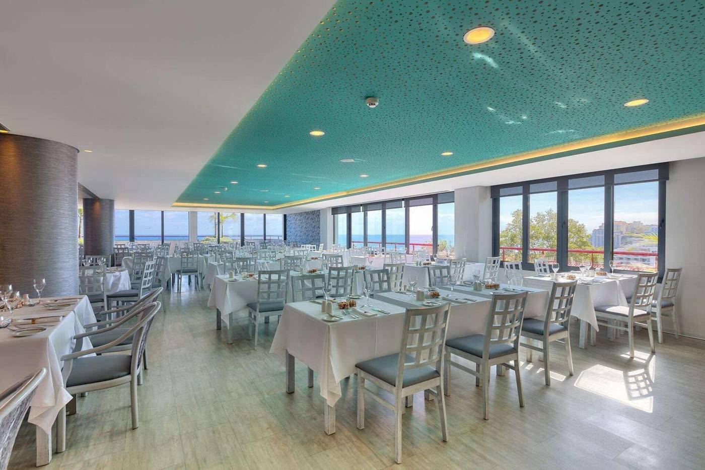 The-Views-Monumental-Restaurant-48