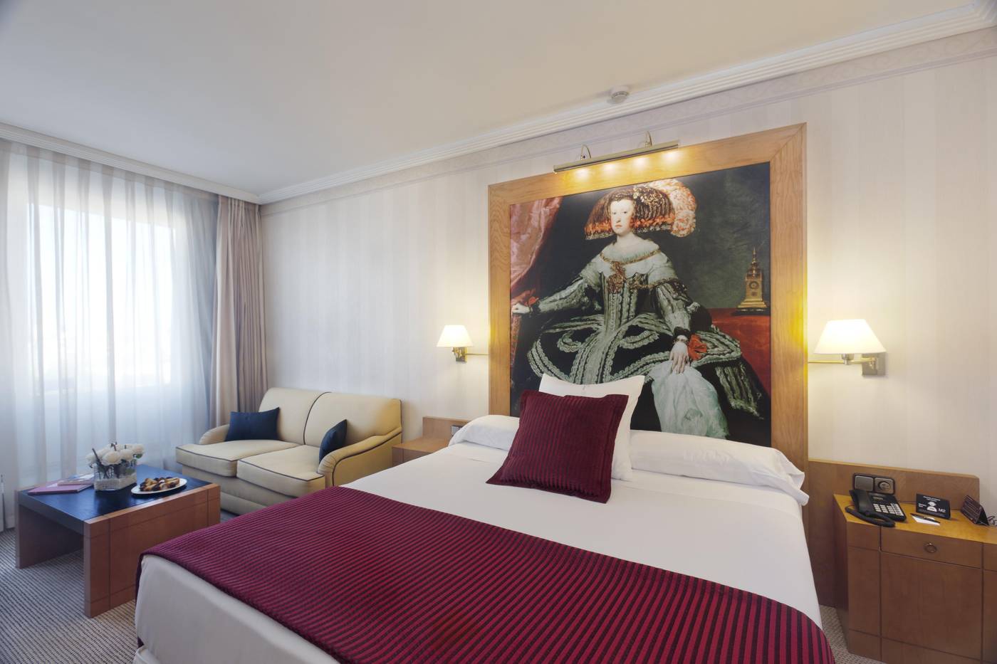 Courtyard-Madrid-Princesa-Room-36