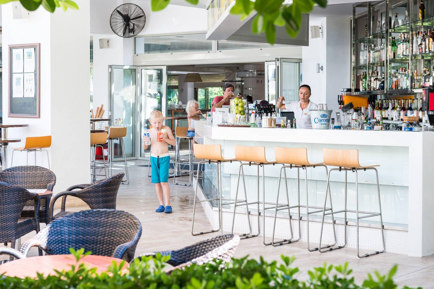 Barut-B-Suites-Bar-53