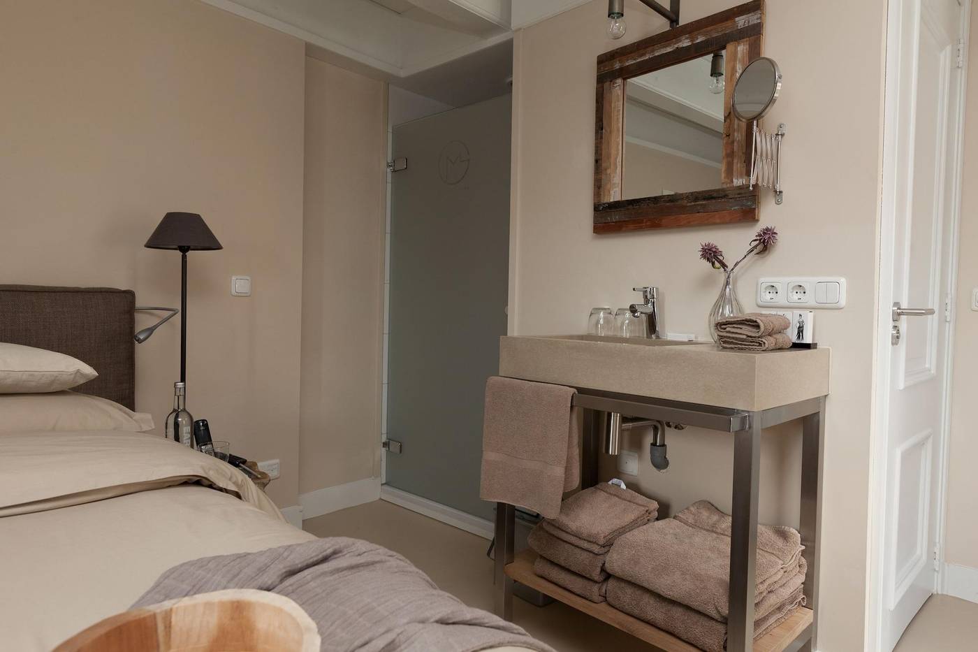 Mother Goose Hotel-Netherlands-UTRECHT-Room-10