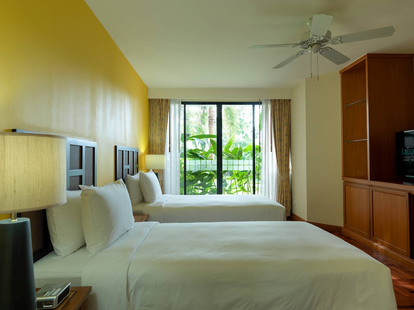 HOMM-Suites-Laguna---a-brand-of-Banyan-Group-Room-27