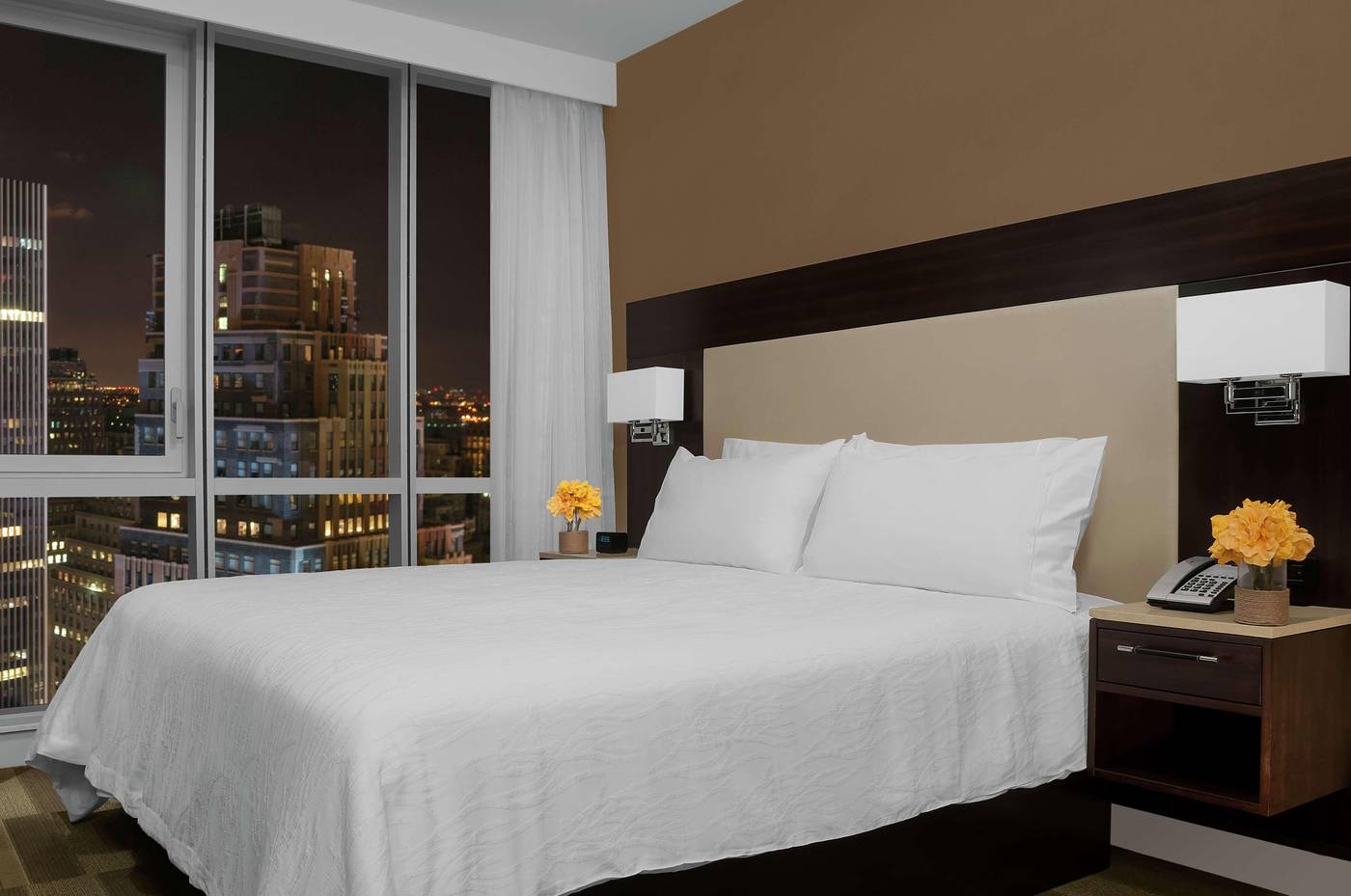Hilton-Garden-Inn-New-York-Times-Square-Central-Room-25