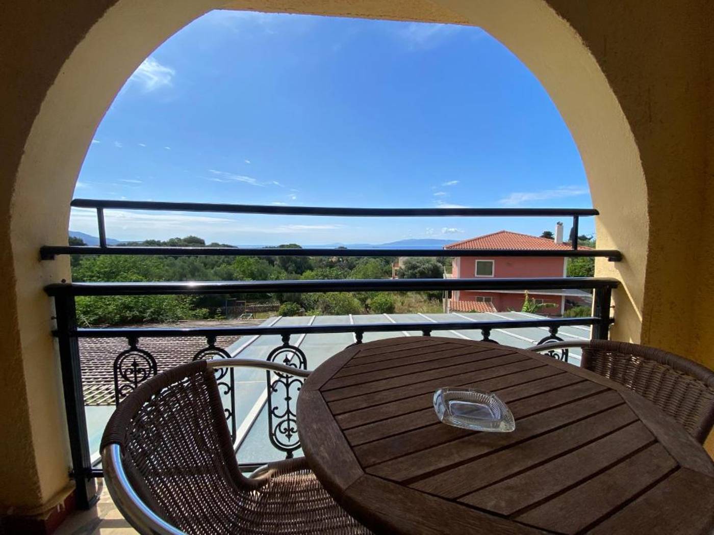 Hotel-Sunrise-Inn-Room-92