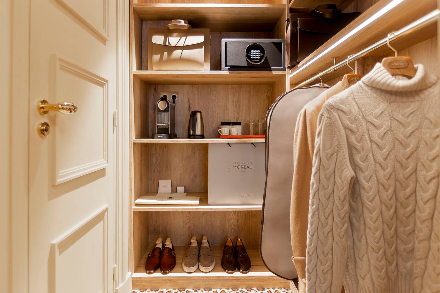 West-end-Paris-Room-66