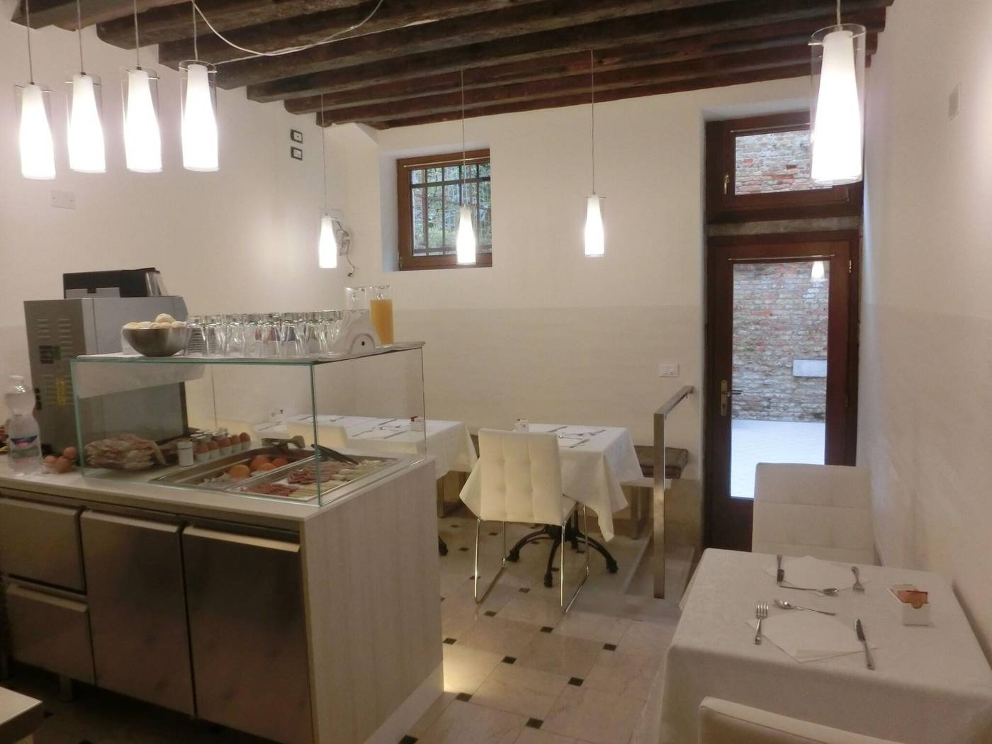 Ca-Lucrezia-Restaurant-3