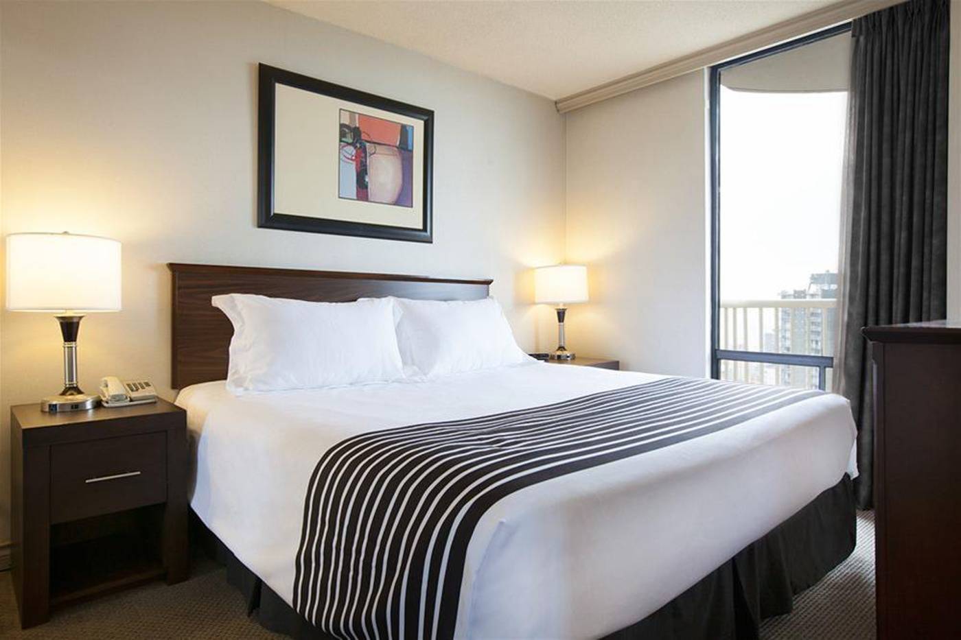 Sandman-Suites-Davie-General-view-24