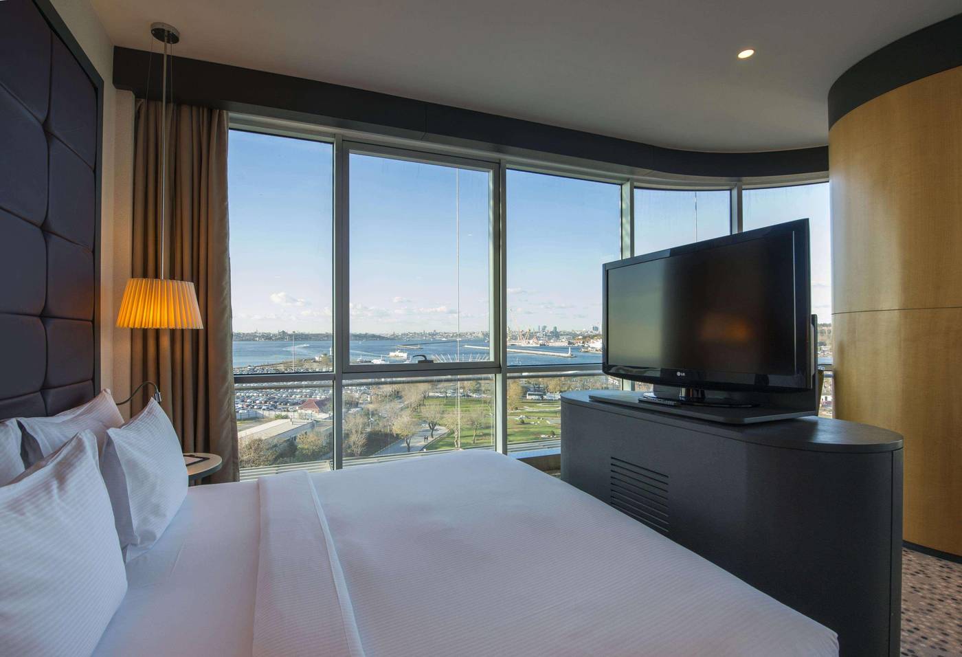 DoubleTree-by-Hilton-Hotel-Istanbul---Moda-Room-34