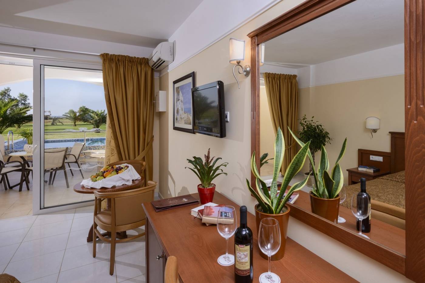 Vantaris-Palace-Room-21