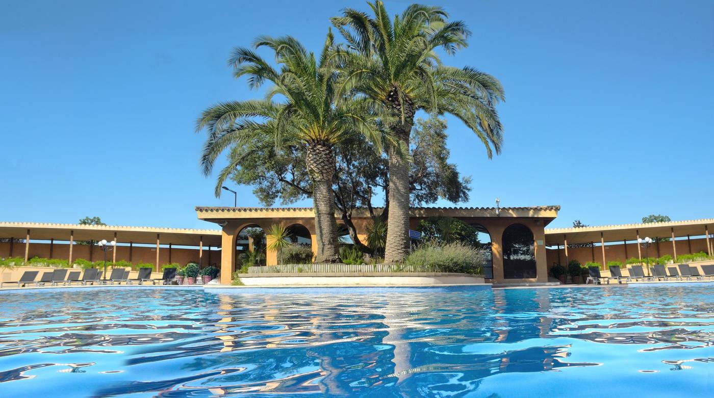Luna-Club-Pool-8