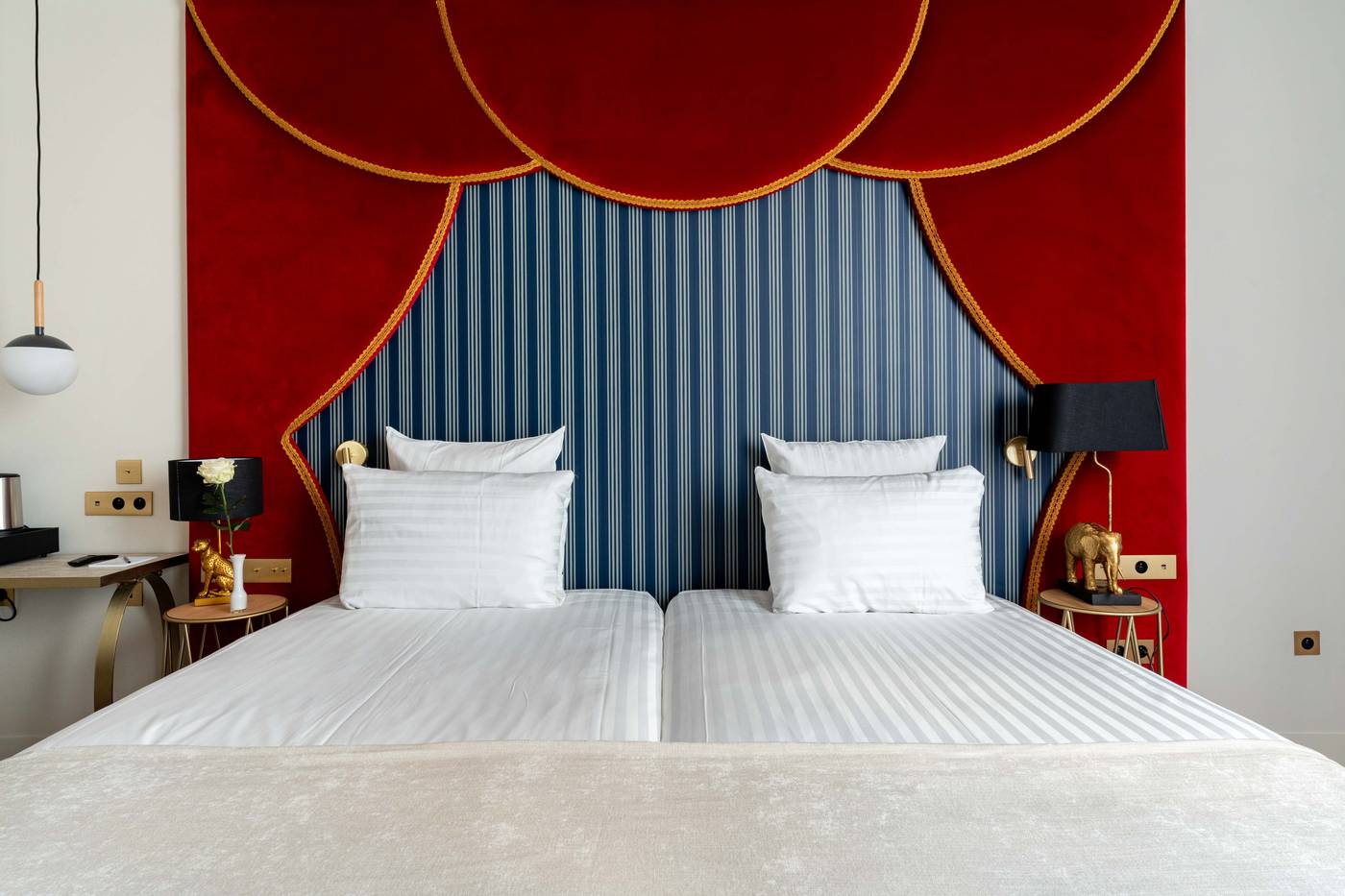 Astra-Opera-Astotel-Room-15