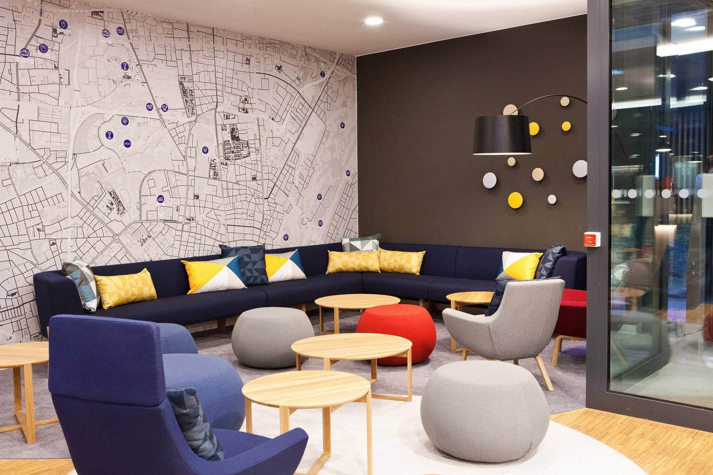 Holiday-Inn-Express-Munich---Olympiapark-Lobby-6