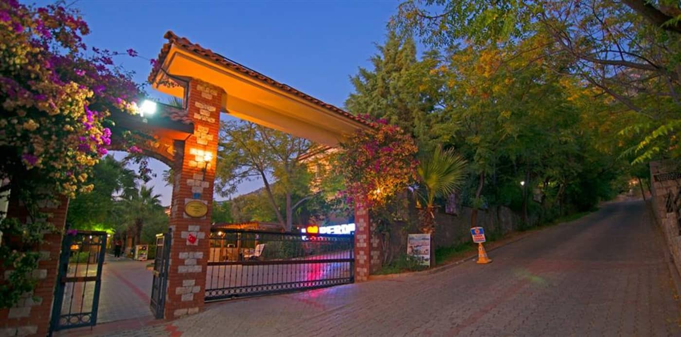 Perdikia-Hill-Family-Resort-General-view-18