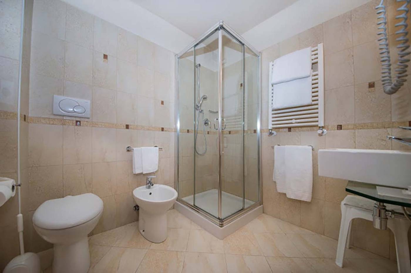 Venice-Resort-Airport-Hotel-Room-29