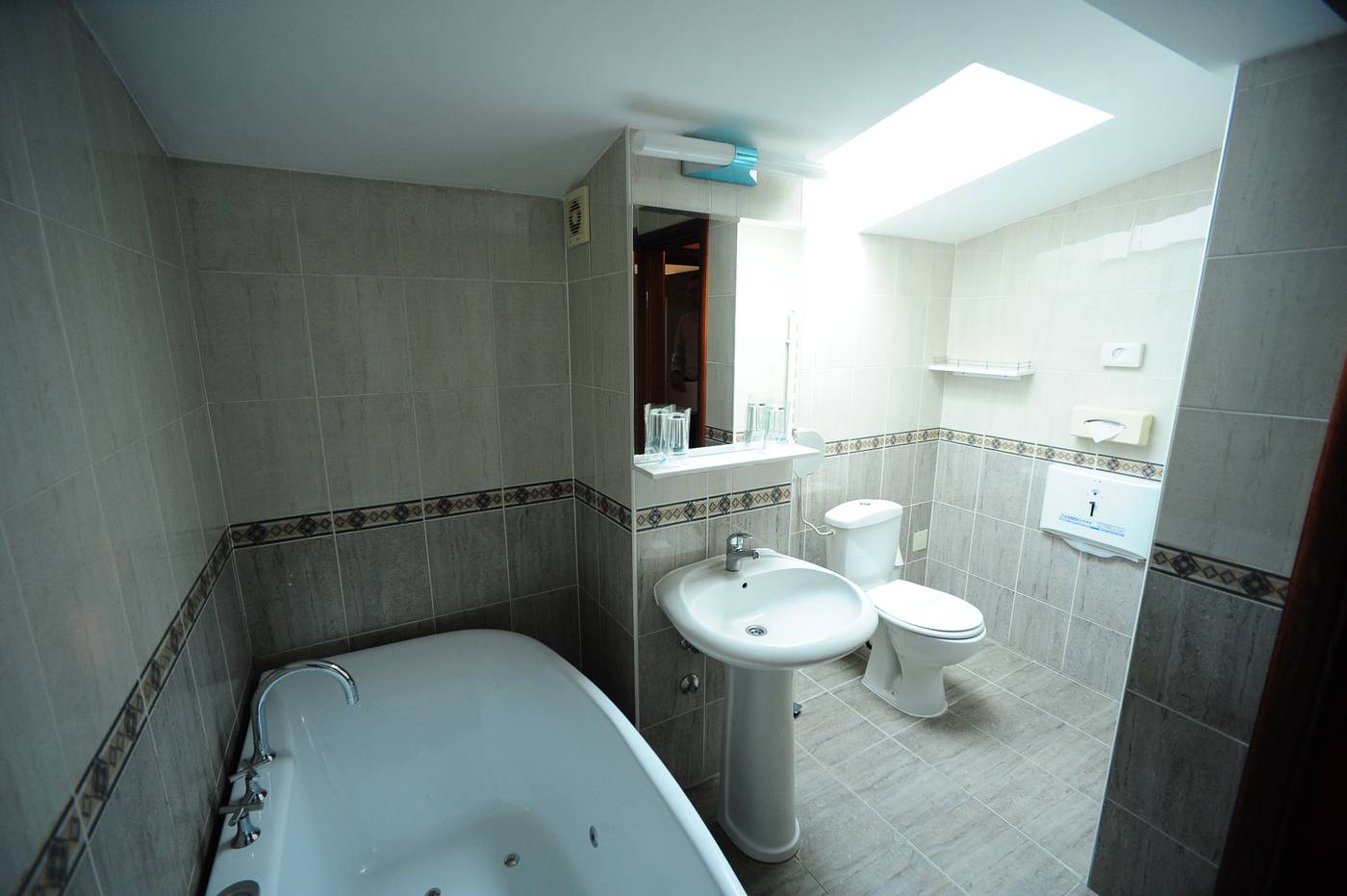 Elegance-Serbia-BELGRADE-Room-8