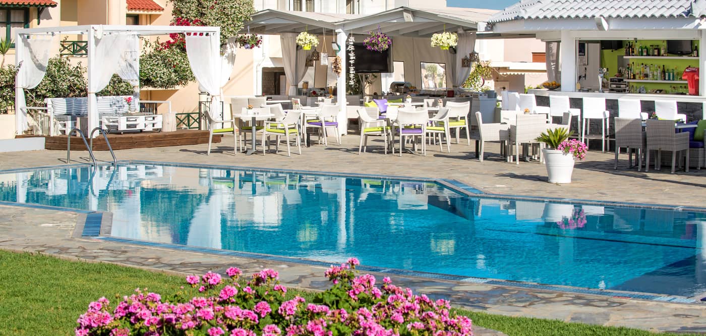 Kristalli-Apartments-Pool-1