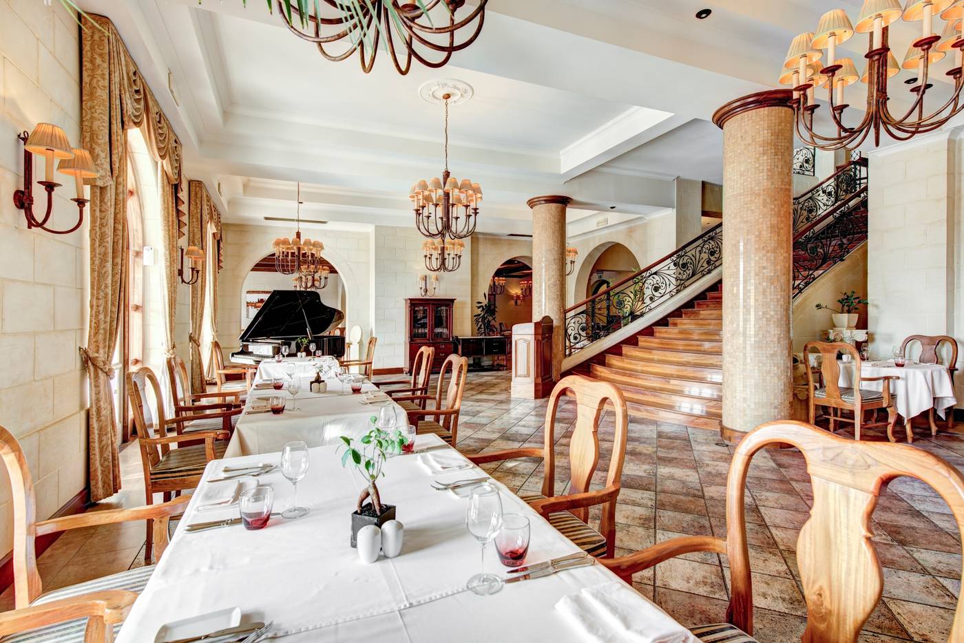 Kempinski-Hotel-San-Lawrenz-Restaurant-53