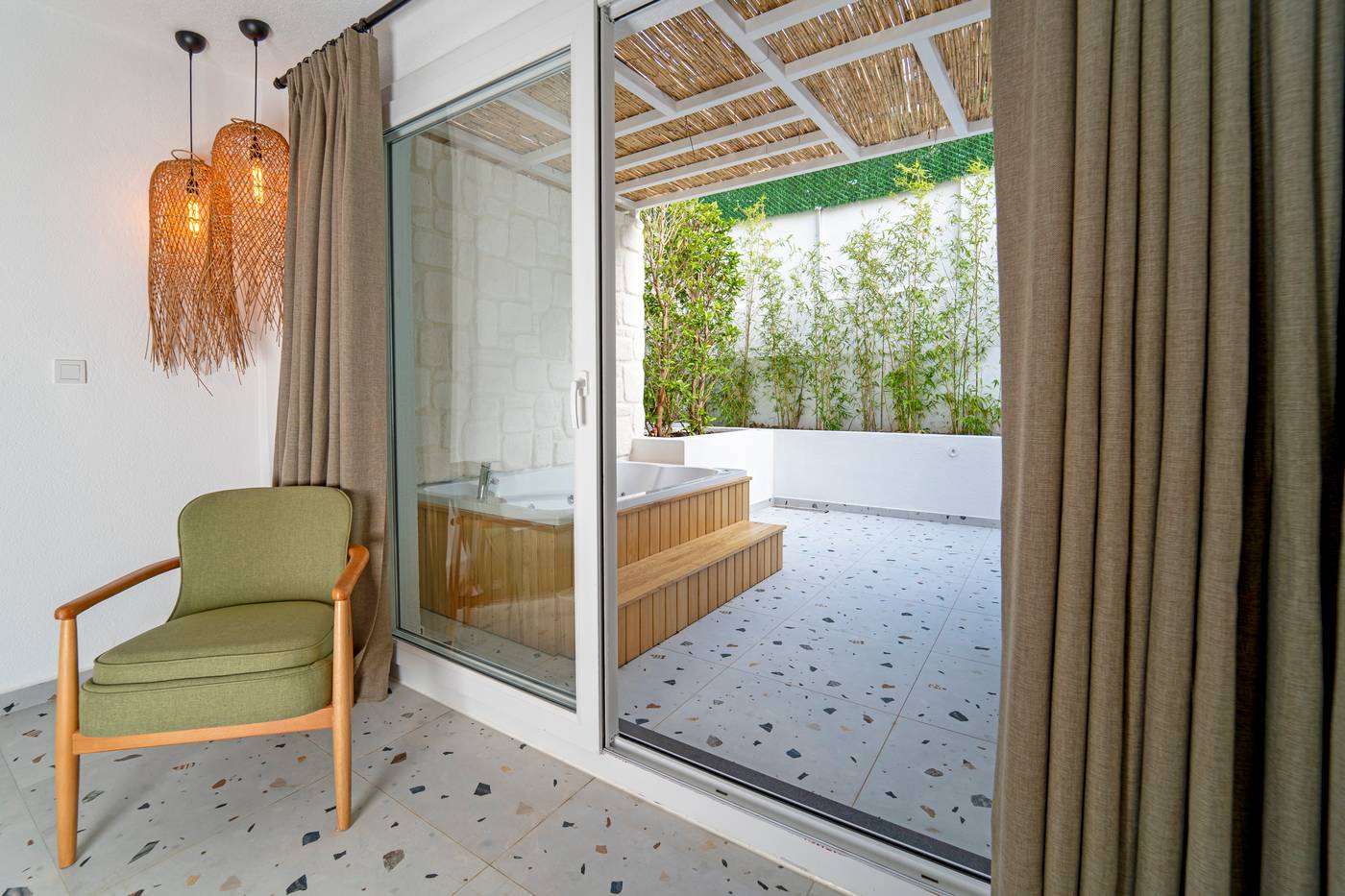 Hotel-Karbel-Sun-Room-65