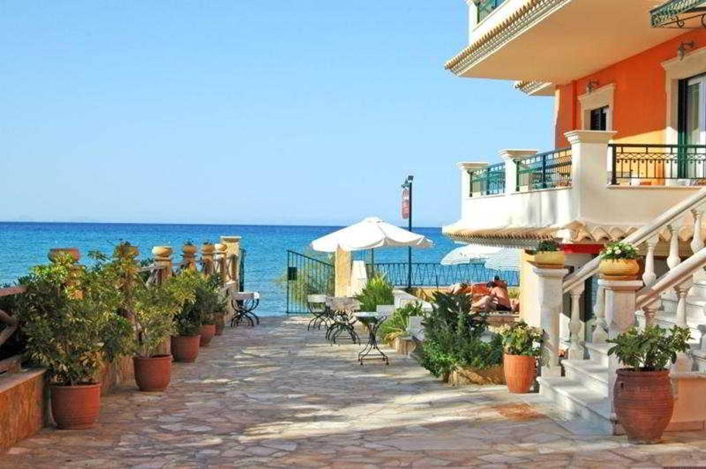 Andreolas-Luxury-Suites-Beach-57