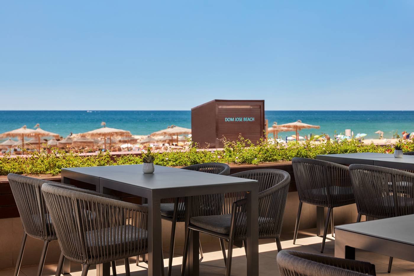 Dom-Jose-Beach-Hotel-Terrace-63