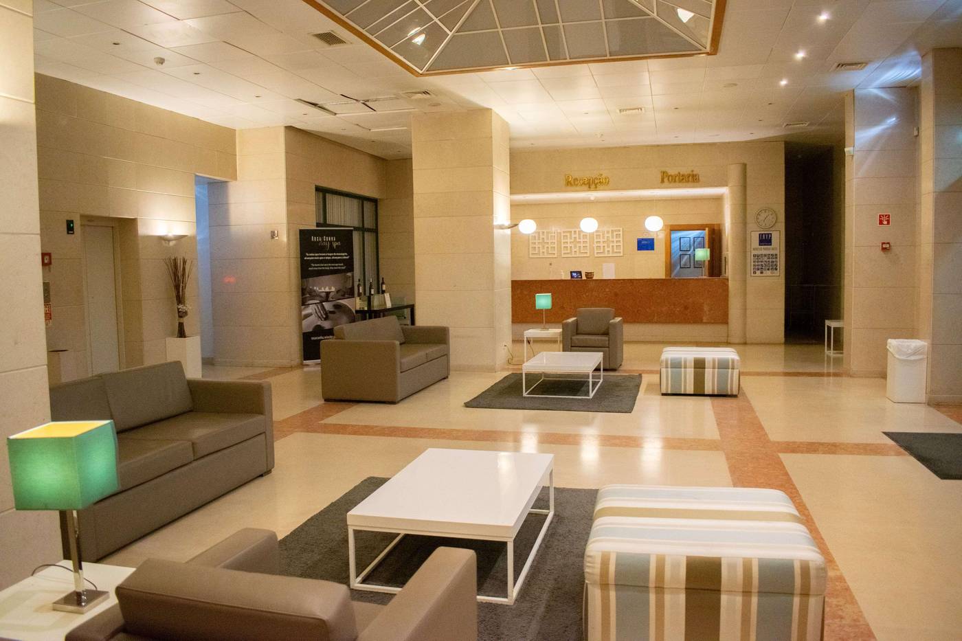 TRYP-Montijo-Parque-Hotel-Lobby-16