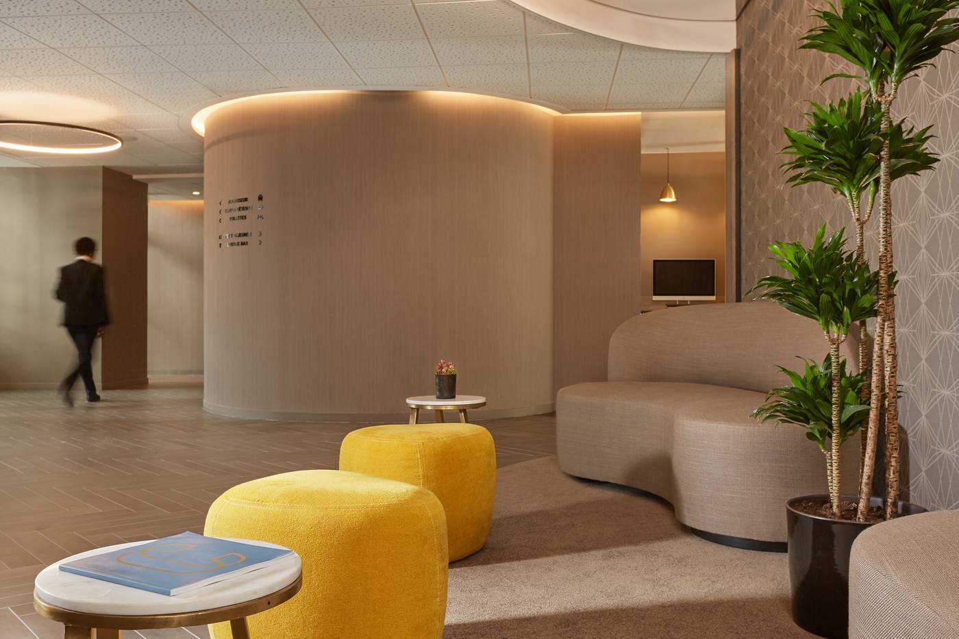 Auteuil-Tour-Eiffel-Lobby-10