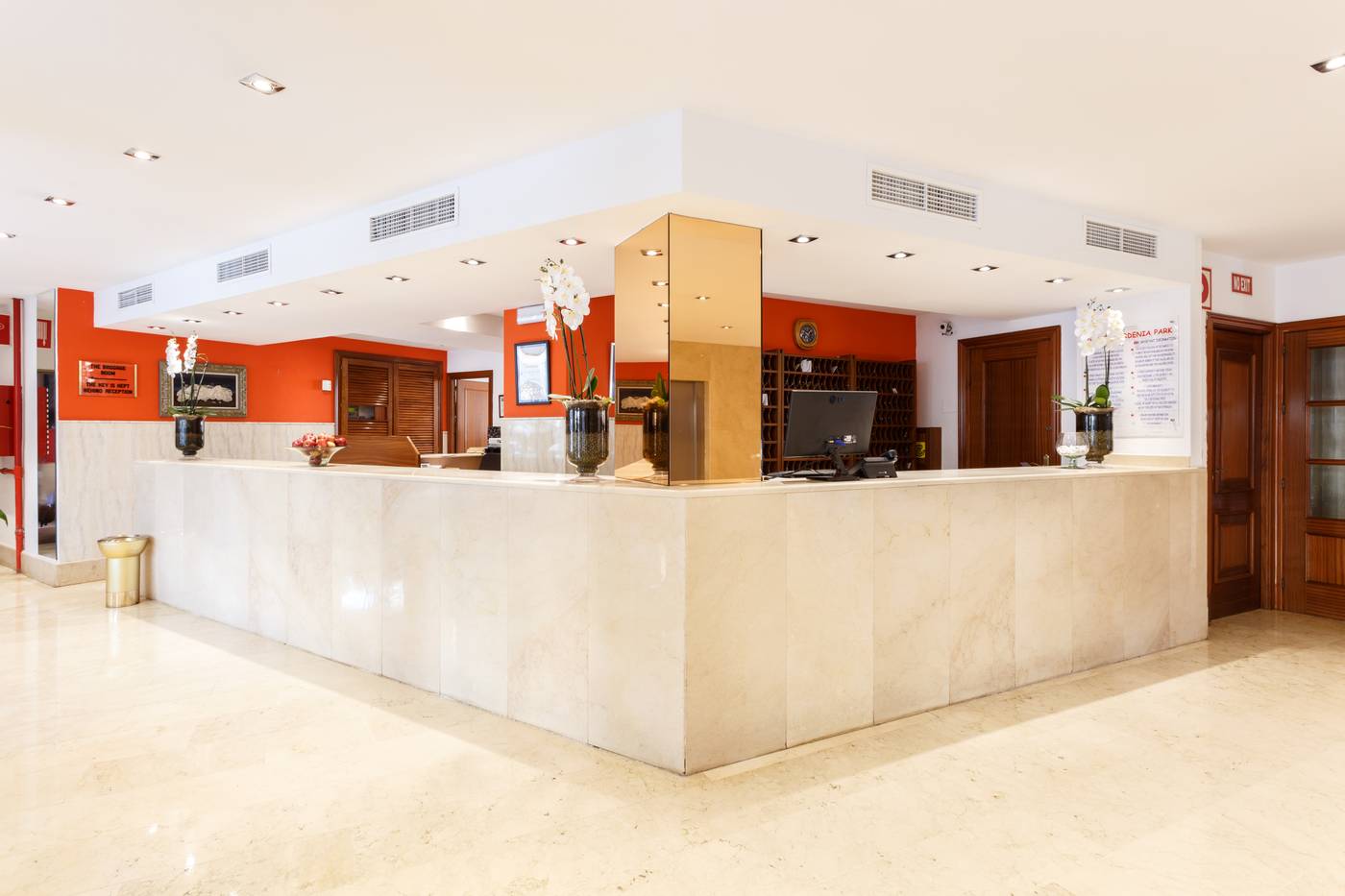 Globales-Gardenia-Lobby-36