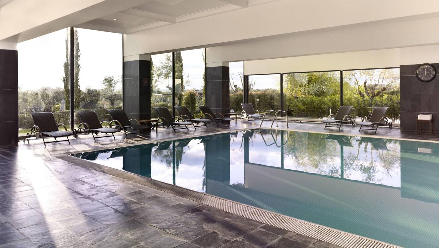 Convento-Do-Espinheiro--Historic-Hotel---Spa-Pool-59