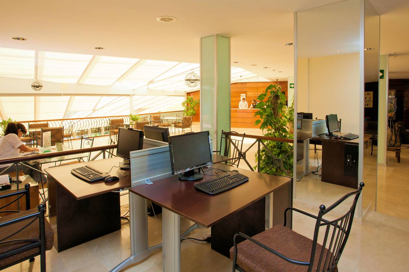 SBH-Royal-M----nica-Lobby-25