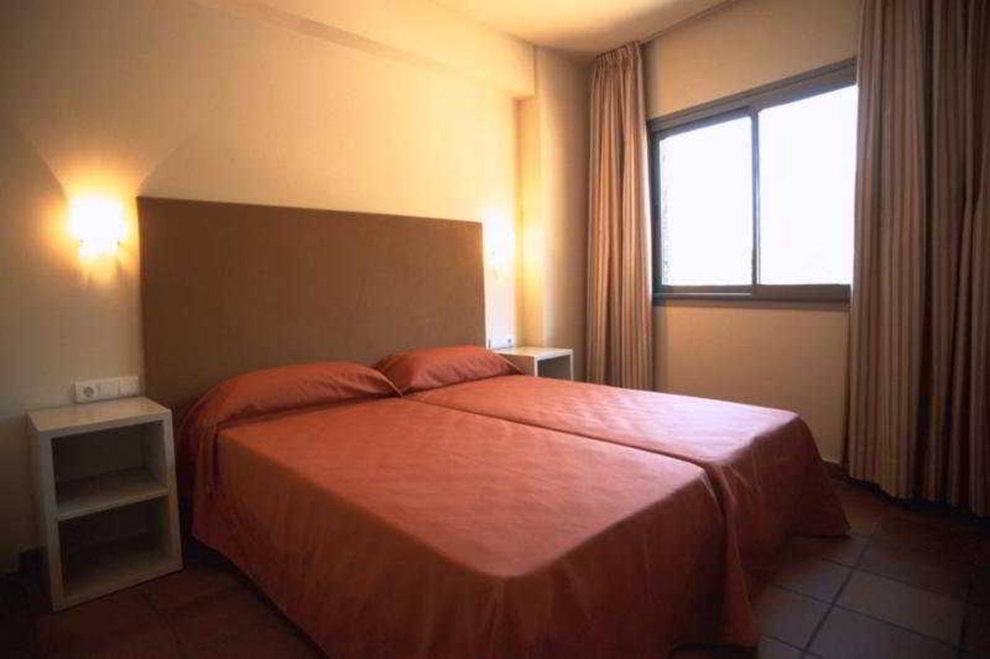 Ciutat-de-Palol-Room-17