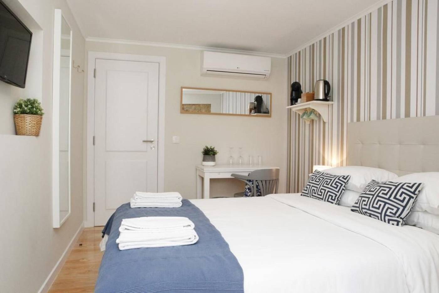 Flores-Guest-House-Room-44